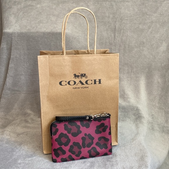 🖤COACH🖤Ocelot Print Corner Zip Wristlet F64238/EUC - Picture 2 of 6